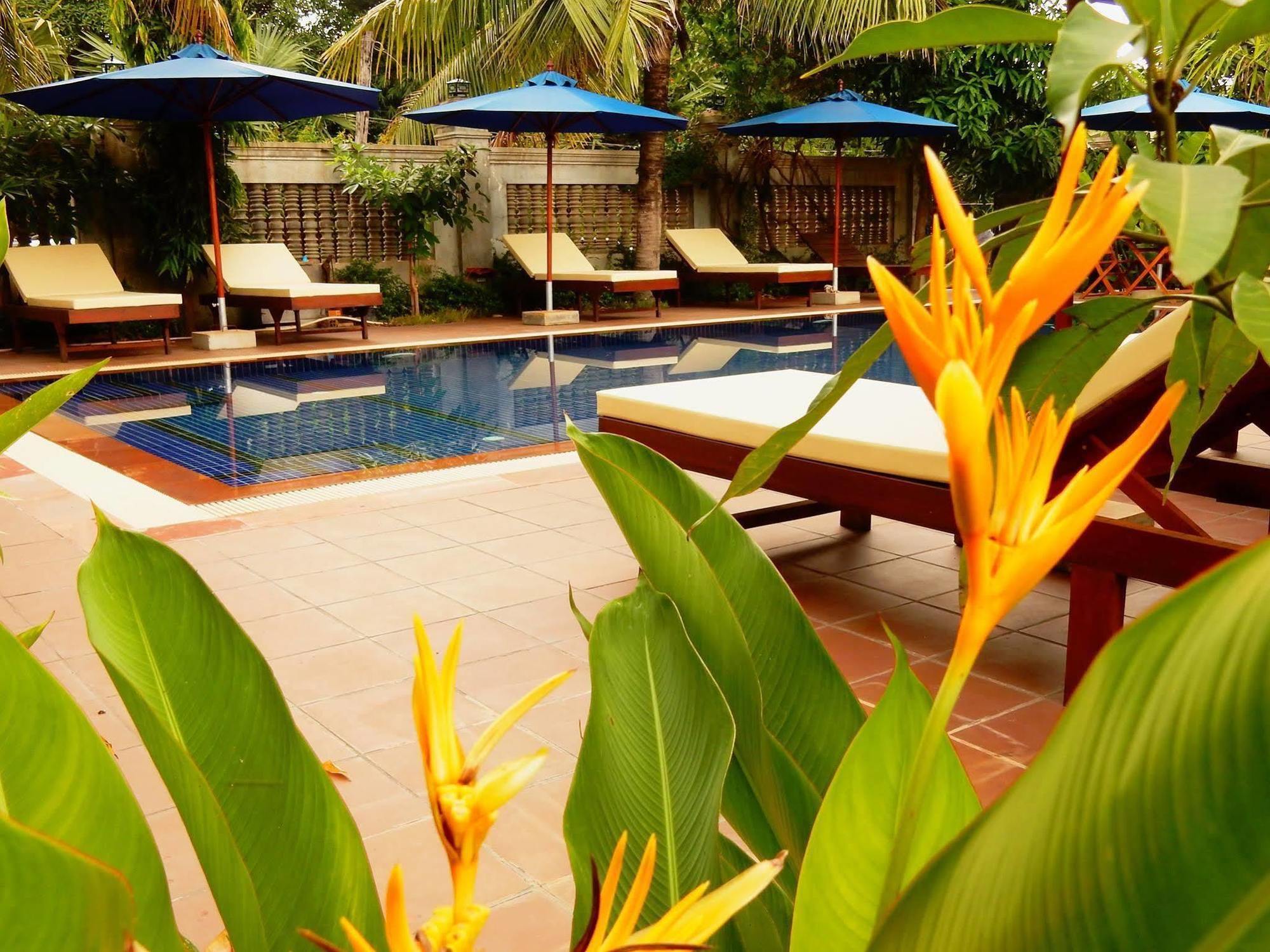 Reveal Angkor Hotel Ciudad de Siem Riep Exterior foto