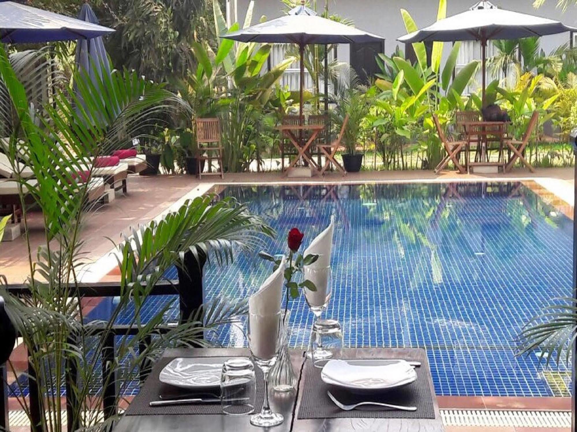 Reveal Angkor Hotel Ciudad de Siem Riep Exterior foto