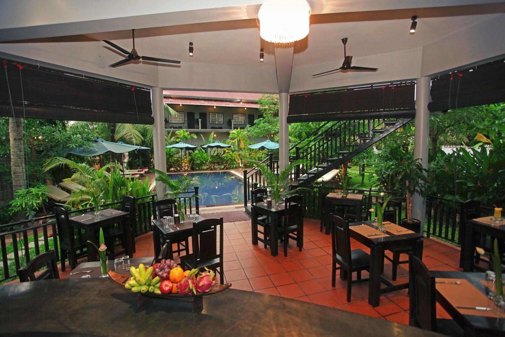 Reveal Angkor Hotel Ciudad de Siem Riep Exterior foto