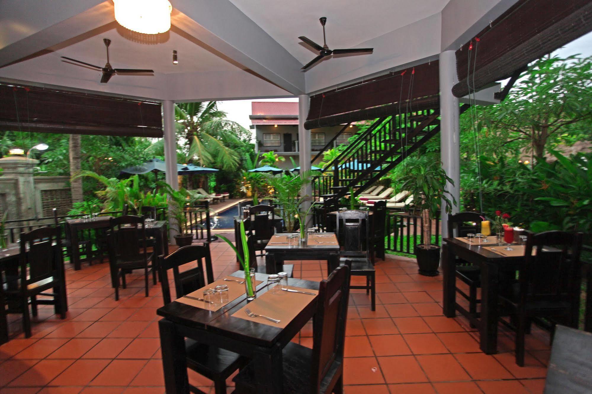 Reveal Angkor Hotel Ciudad de Siem Riep Exterior foto