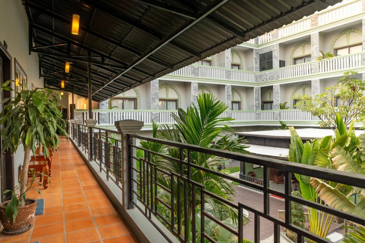 Reveal Angkor Hotel Ciudad de Siem Riep Exterior foto