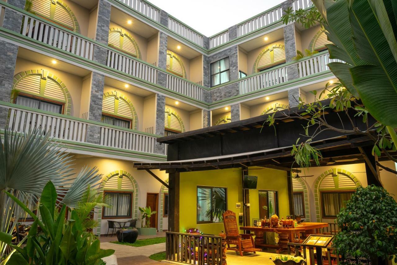 Reveal Angkor Hotel Ciudad de Siem Riep Exterior foto